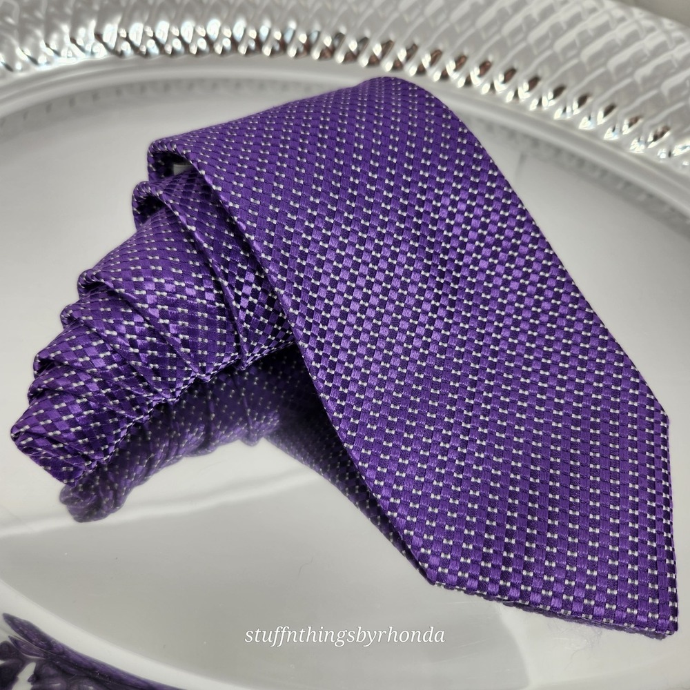 Geoffrey Beene Geometric Purple‎ Tie 100% Silk 59"x3¼" 0084